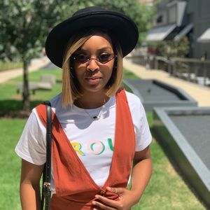 Meet your Posher, Ebony